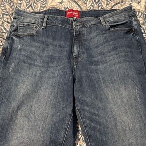 Women’s Relaxed Fit Denim Jeans